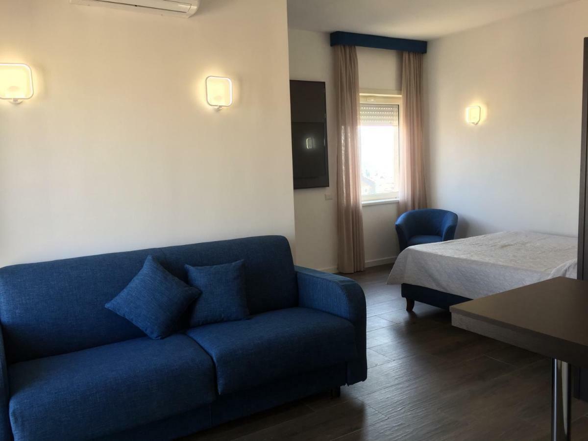 Residenza Garibaldi Naples Exterior photo